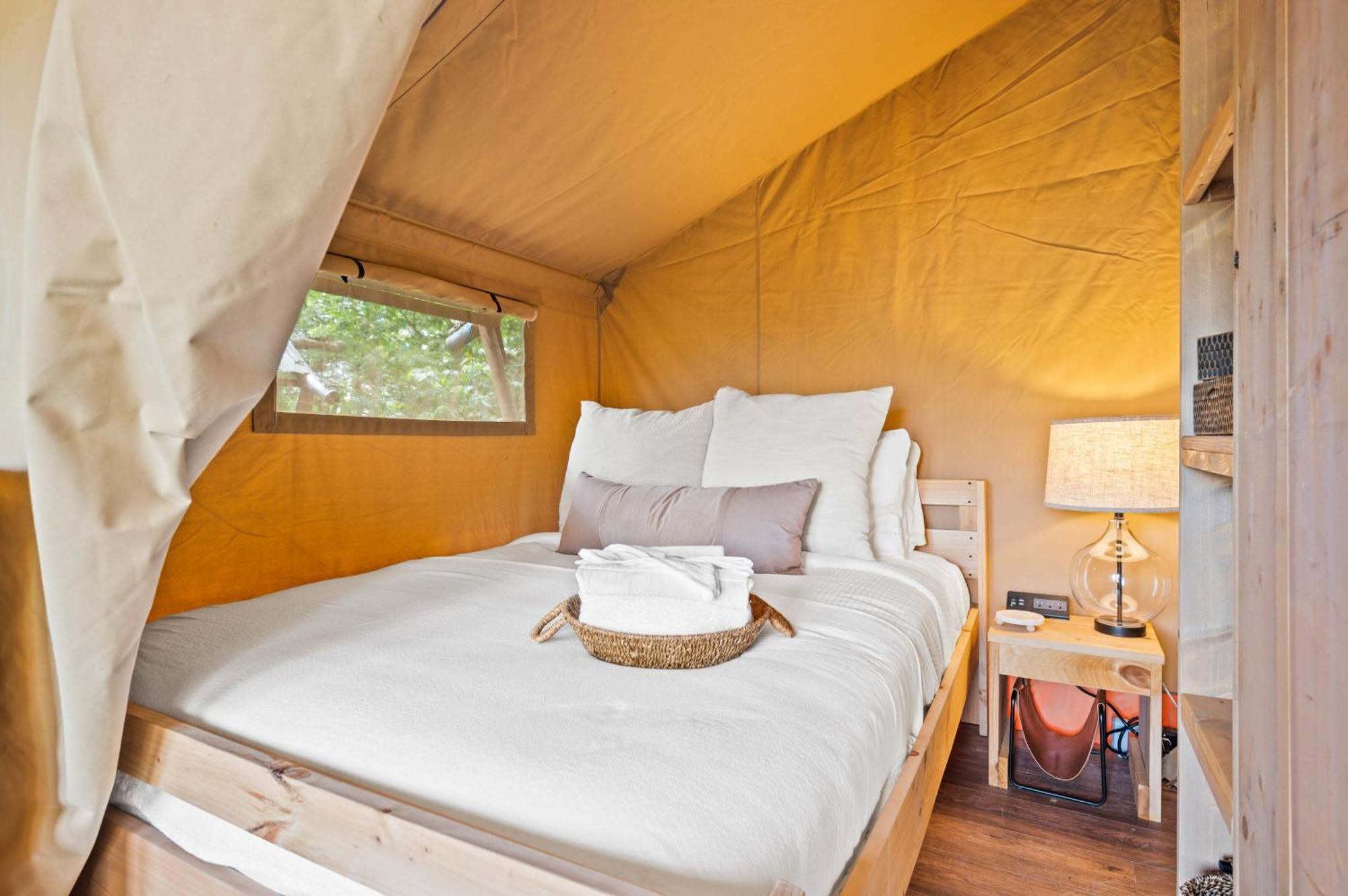 The Lodges At Eden Reserve - Safari Tents Williamstown Exteriör bild