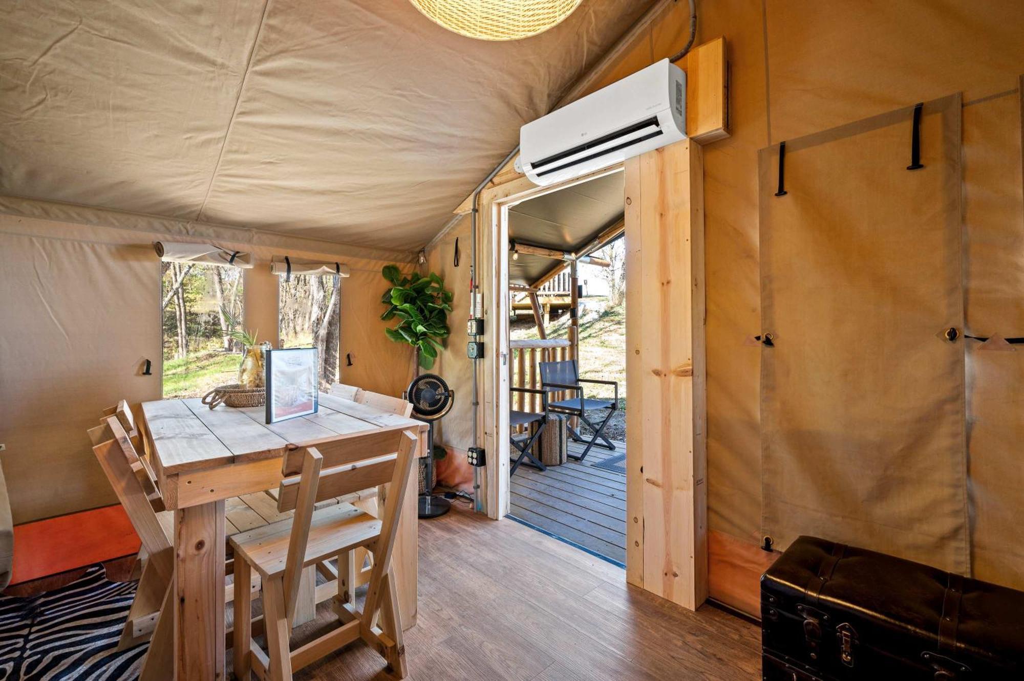 The Lodges At Eden Reserve - Safari Tents Williamstown Exteriör bild