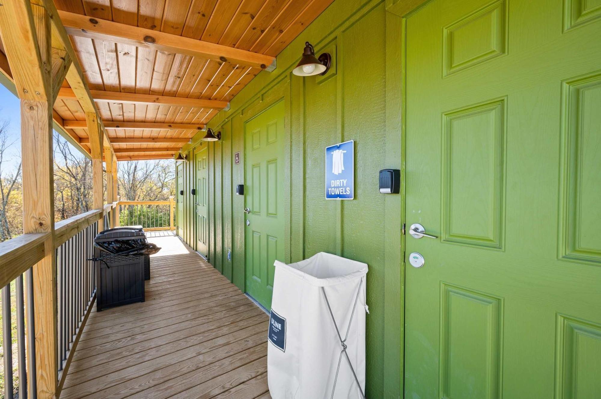 The Lodges At Eden Reserve - Safari Tents Williamstown Exteriör bild
